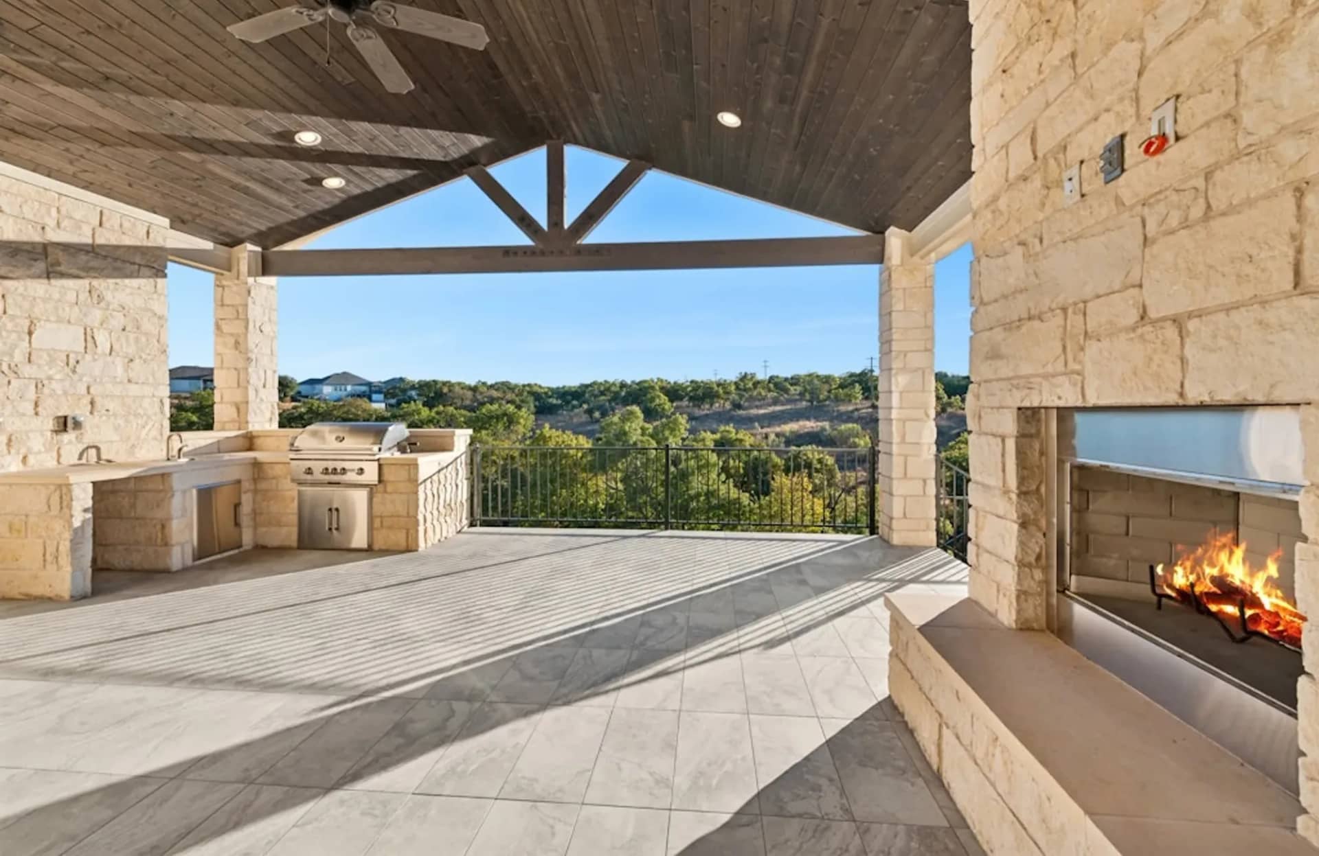 Best Flooring for Austin's Climate: Heat, Humidity & Hard Floors