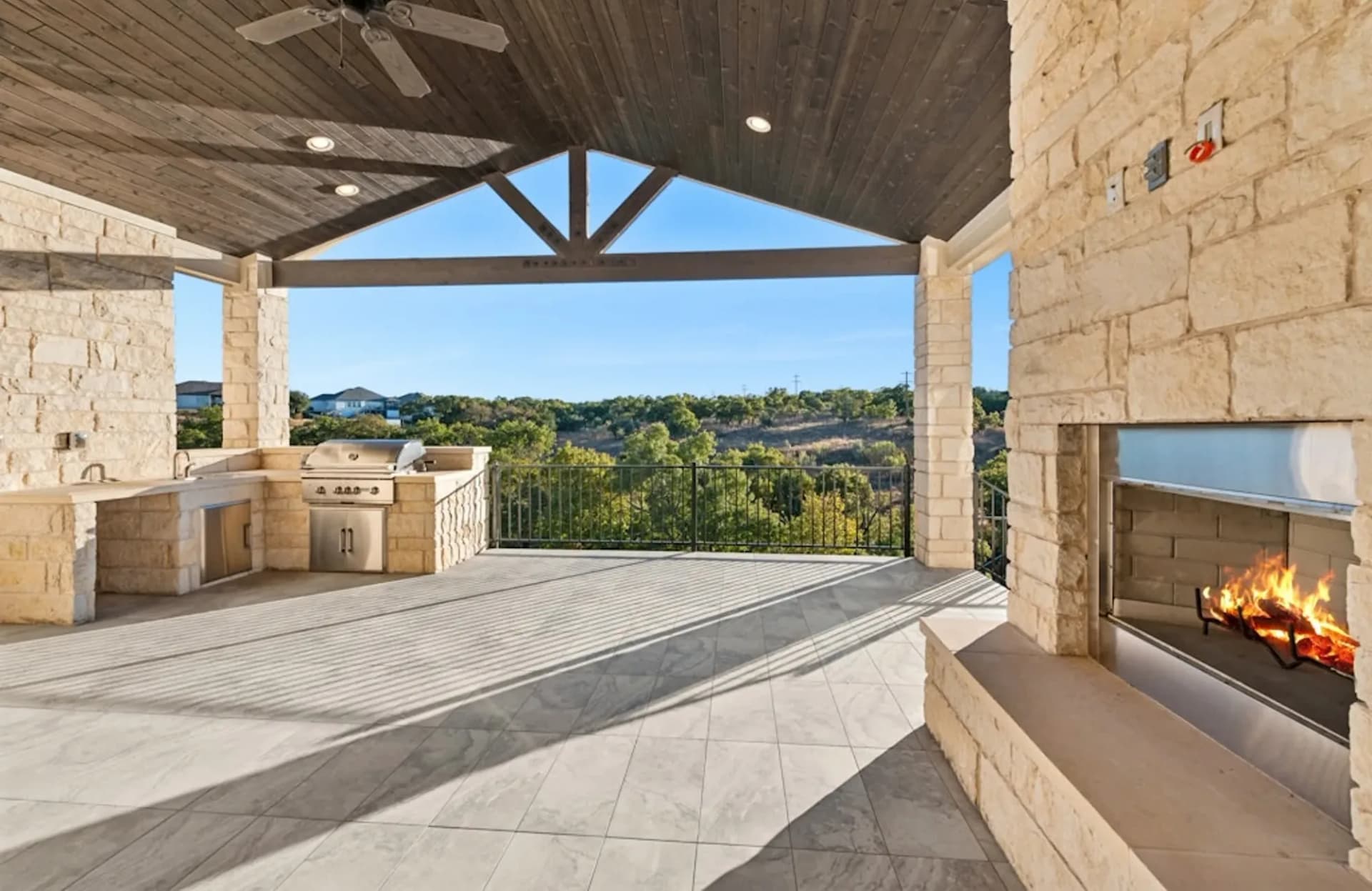 Best Flooring for Austin's Climate: Heat, Humidity & Hard Floors