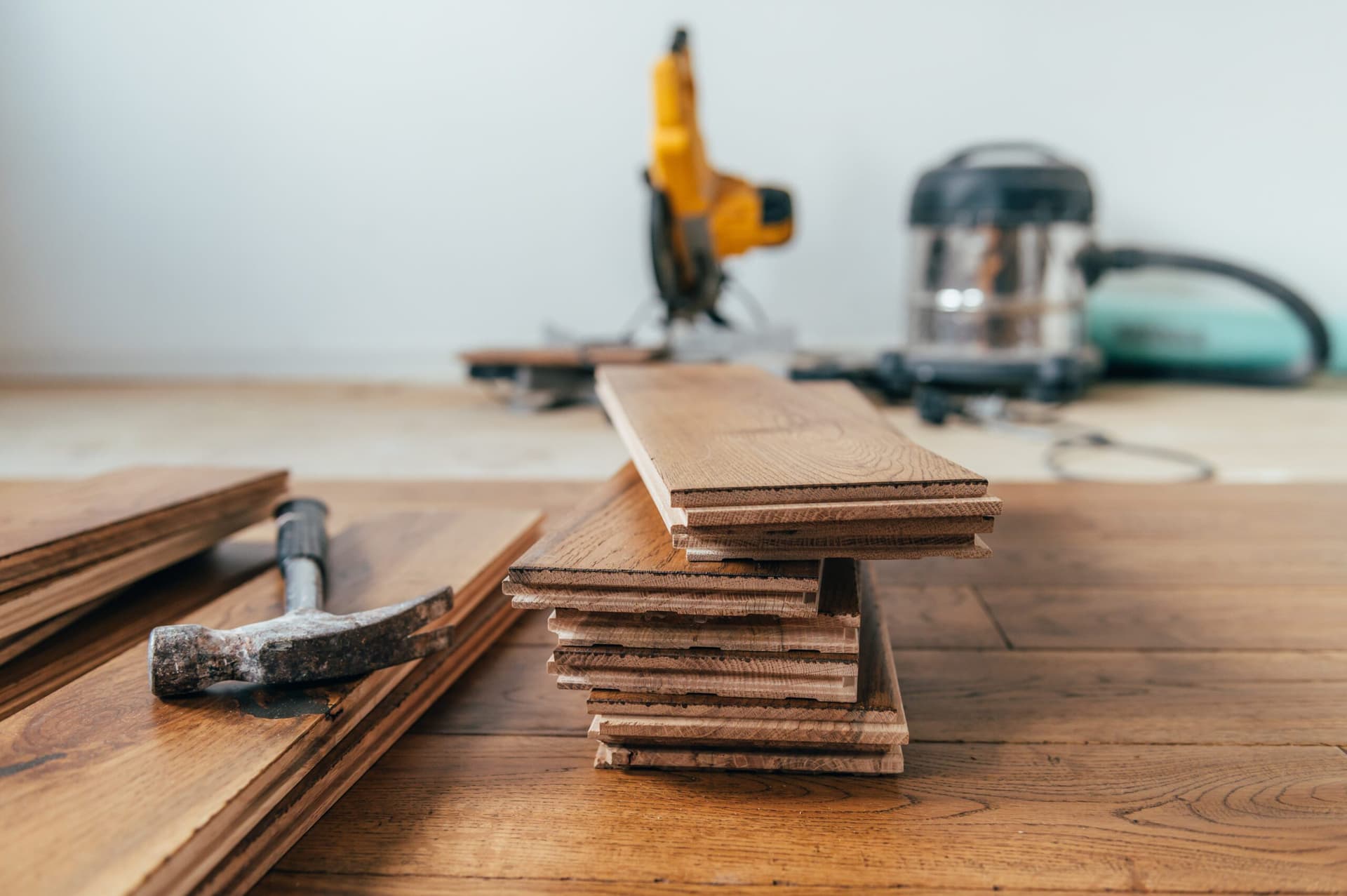 Stacked plank samples showing grain and edge profiles